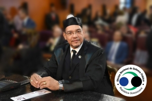 Rodolfo Valentín y el principio de contradicción