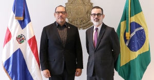 Director de la Oficina Nacional de Defensa Pública realiza visita de cortesía a la Embajada de Brasil