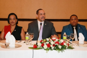 El Lcdo. Rodolfo Valentín Santos, Director de la Oficina Nacional de Defensa Pública, celebra almuerzo navideño en agradecimiento a periodistas.